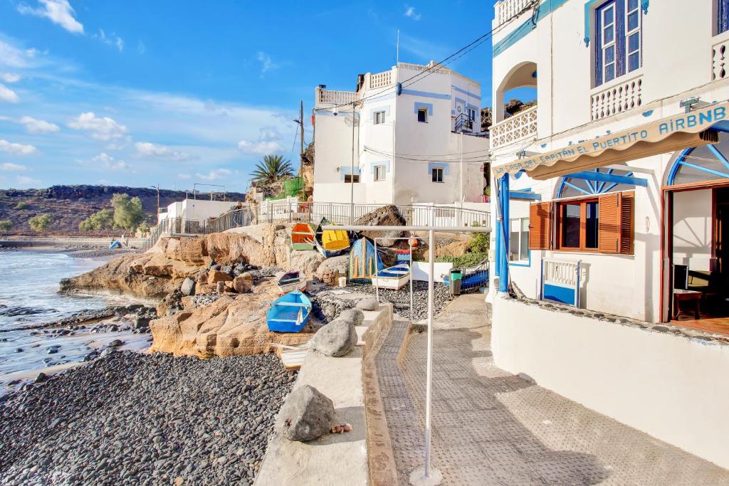 La Casa del Capitán - el-puertito-beachfront-boats